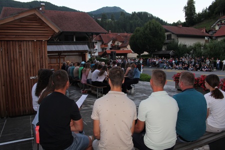 54. Lučki dan: Podoknica na vaški tržnici